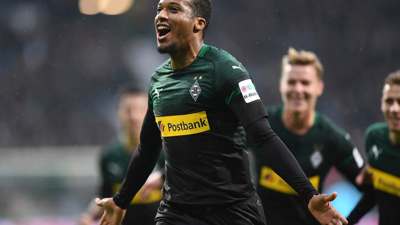 Plea scores hat trick for Gladbach